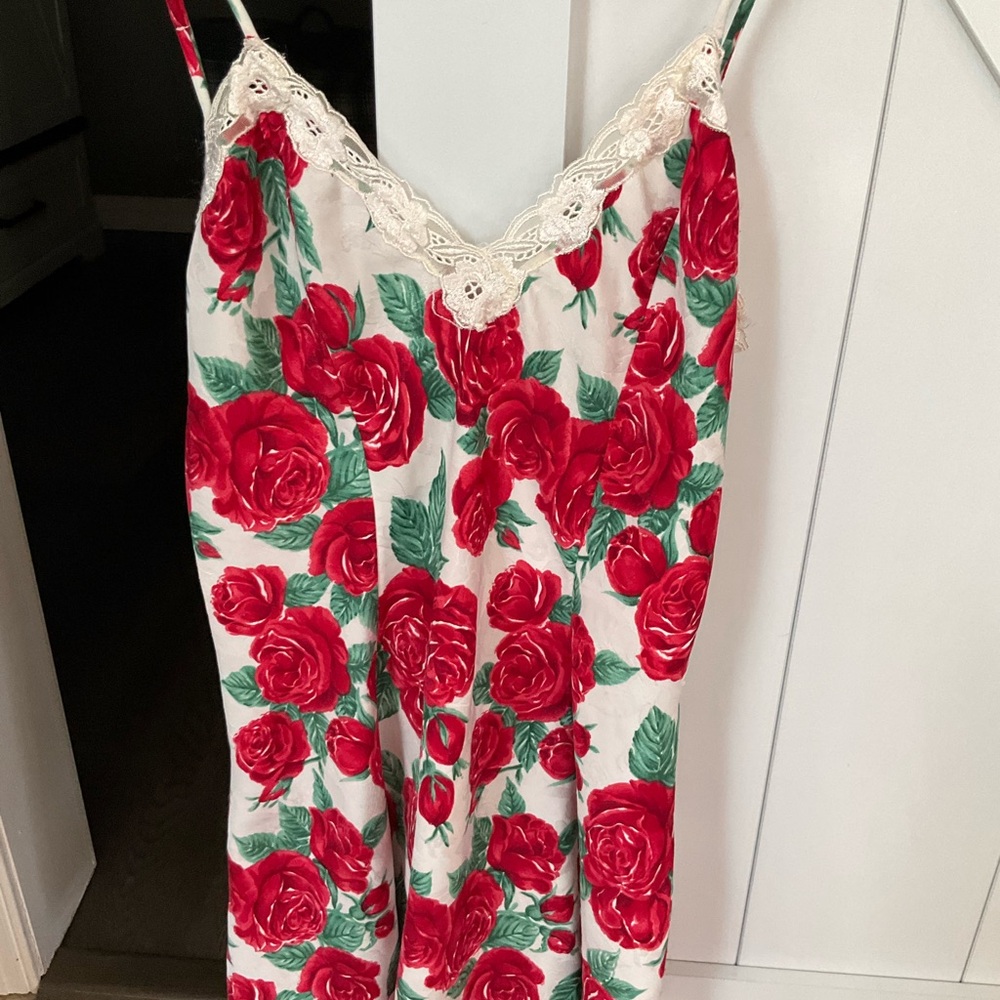 Vintage Floral Lace-Trimmed Nightgown Roses Petite